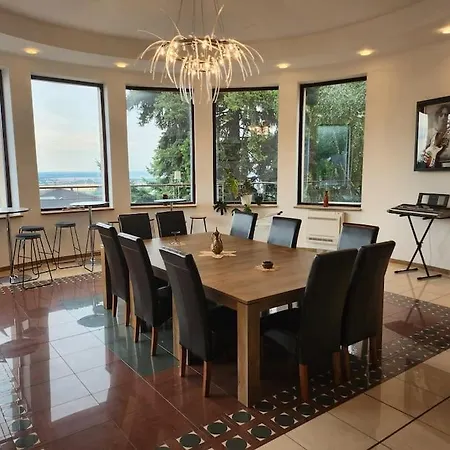 Villa Retreat *
